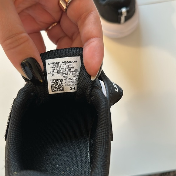 Under Armour Sneakers 8 - Picture 3 of 3